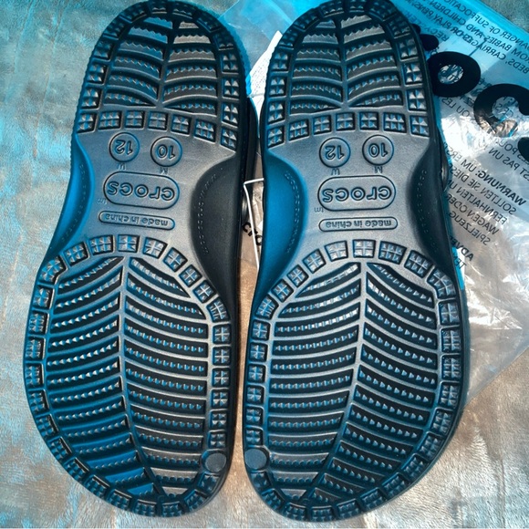 CROCS Classic Black Size 10Men/12Women - Picture 2 of 6